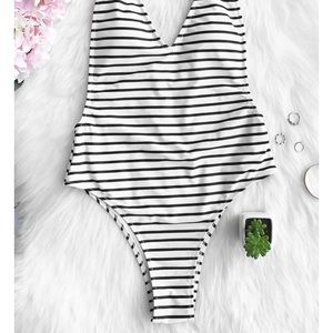 One piece striped swimsuit size M